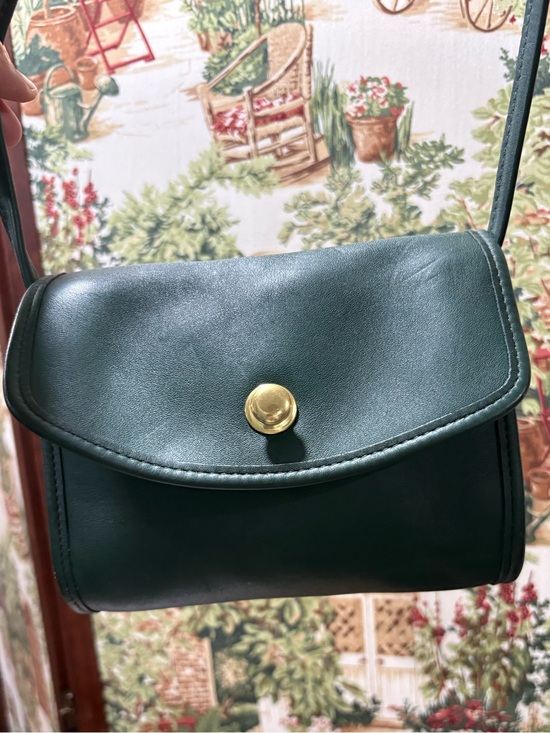 Coach Handbags - Vintage Coach Chrystie Green Crossbody